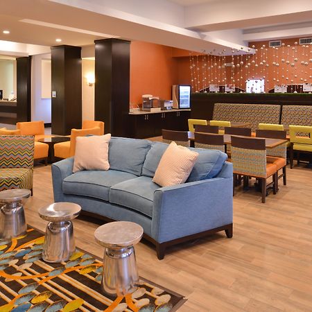 Holiday Inn Express & Suites Austin South, An Ihg Hotel Екстериор снимка